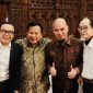 Potret Ahmad Dhani ke-3 dari kiri. (instagram.com/ahmaddhaniofficial)