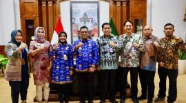 Gubernur Banten Andra Soni menerima kunjungan Kepala BNN Provinsi Banten Brigjen Pol Rohmad Nursahid di Ruang Kerja Gubernur, KP3B Curug, Kota Serang. (Foto: Biro Adpimpro Banten)