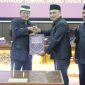 Bupati Tangerang Maesyal Rasyid dan DPRD Kabupaten Tangerang menandatangani nota kesepakatan Ranwal RPJMD 2025–2029. (Foto: Diskominfo Kabupaten Tangerang)