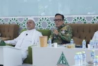 Wakil Menteri Ketenagakerjaan, Noel, bertemu dengan Habib Rizieq di HRS Center, Jakarta. Mereka membahas pembangunan demokrasi, toleransi beragama, dan menanggapi anggapan radikalisasi terhadap Habib Rizieq. (Istimewa)
