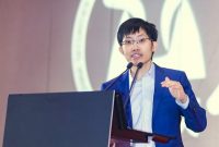 Liang Wenfeng, pendiri DeepSeek, yang sukses menciptakan model AI canggih dengan biaya rendah, membawa perusahaan China ini jadi pesaing kuat OpenAI di industri global. (Dok. VCG)