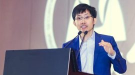 Liang Wenfeng, pendiri DeepSeek, yang sukses menciptakan model AI canggih dengan biaya rendah, membawa perusahaan China ini jadi pesaing kuat OpenAI di industri global. (Dok. VCG)
