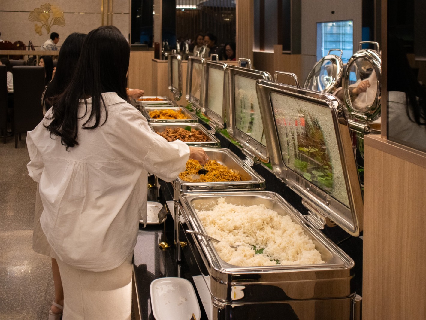 Hotel yang terdiri dari 6 lantai dengan total 155 kamar dan memiliki berbagai fasilitas yang dapat mengakomodasi tamu bisnis maupun leisure memiliki Program paket “Halal Bihalal Package & discount 20% di semua tipe kamar” dengan harga terjangkau untuk masyarakat Batam dan sekitarnya di Momen Lebaran Idul Fitri tahun ini.