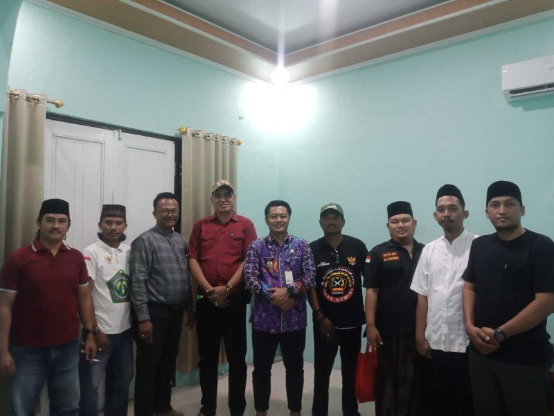 Potret Camat Kemiri, Ketua Forsil beserta pengurus dan Jajarannya (Dok. Forsil/Metrosiar) 