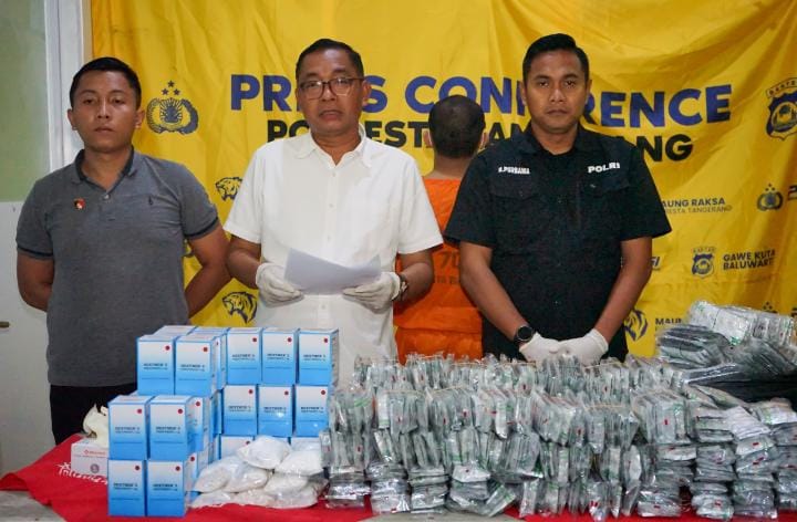 Satuan Reserse Narkoba (Satresnarkoba) Polresta Tangerang berhasil mengungkap kasus besar peredaran obat keras daftar G jenis Tramadol, Hexymer, dan Yarindo.(dok. Polresta Tangerang)