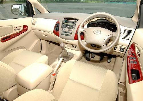 Kijang Innova seken tipe V adalah investasi cerdas untuk mobil keluarga yang nyaman, tangguh, dan tetap tampil mewah.