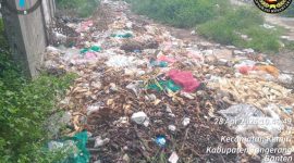 Potret Kondisi Pasar Kemiri berserakan Sampah (Dok. Jay) 