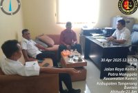 Koordinator LBH Swastika Advokasi Nusantara, melakukan kunjungan silaturahmi dengan Kepala Desa Karang Anyar, Kecamatan Kemiri, Kabupaten Tangerang (Dok. Jay) 