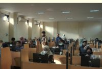 Peserta difabel mengikuti UTBK SNBT 2025 di Universitas Brawijaya dengan fasilitas dan pendampingan khusus di ruang ujian ramah disabilitas. Ilustrasi UTBK SNBT di UB (DOK. UB)