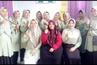 Kader Posyandu Cahaya 05 Bersama Bidan Desa Kutabaru, Bidan Rina Perkuat Layanan Kesehatan Masyarakat (Dok Istimewa)