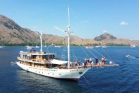 KomodoLuxury Hadirkan Elbark Cruises, Kapal Phinisi VVIP untuk Wisata Mewah di Taman Nasional Komodo (Dok. komodoluxury.com)