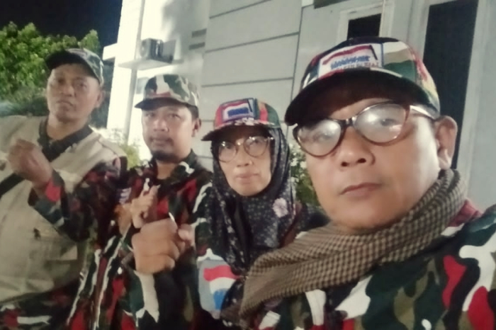 Tak hanya merayakan malam takbiran, H. Enju juga menyiapkan uang saku untuk seluruh peserta yang hadir, mencapai lebih dari 2000 orang. Sebuah bentuk apresiasi yang membuat acara semakin meriah dan penuh kebahagiaan. “Kami sangat senang bisa merayakan malam takbiran ini bersama tokoh masyarakat yang sangat peduli dengan lingkungan dan warga sekitar,” ungkap salah satu peserta yang hadir.
