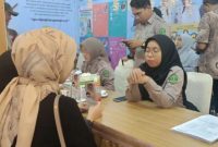 Tips hadapi anak tantrum dari Terapis RSJD Atma Husada: kenali tanda, bangun komunikasi, dan jaga emosi serta perkembangan anak. (Foto: ANTARA)