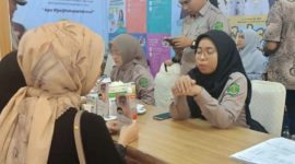 Tips hadapi anak tantrum dari Terapis RSJD Atma Husada: kenali tanda, bangun komunikasi, dan jaga emosi serta perkembangan anak. (Foto: ANTARA)