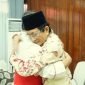 Pelukan hangat antara Kardinal Ignatius Suharyo dan Menag Nasaruddin Umar pada momen Lebaran 2025 tidak hanya memberikan sentuhan emosional, tetapi juga menghadirkan harapan baru untuk masa depan toleransi antarumat beragama di Indonesia. Dalam suasana penuh kemenangan dan kebersamaan, kedua sahabat lintas iman ini menunjukkan bahwa persatuan Indonesia dibangun bukan dari keseragaman, melainkan dari kemampuan untuk merayakan keberagaman dengan cinta dan saling menghormati. (Humas Keuskupan Agung Jakarta dan Gereja Katedral)