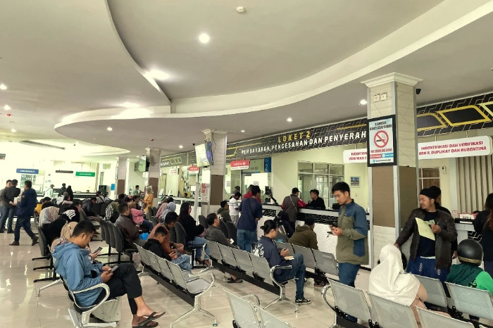 Ilustrasi layanan Samsat saat program pemutihan pajak kendaraan bermotor berlangsung di beberapa provinsi Indonesia tahun 2025. (Istimewa)