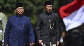 Potret Presiden Prabowo Subianto dan Joko Widodo dalam acara pisah sambut di Istana Merdeka, Jakarta. (Foto: BPMI Setpres)