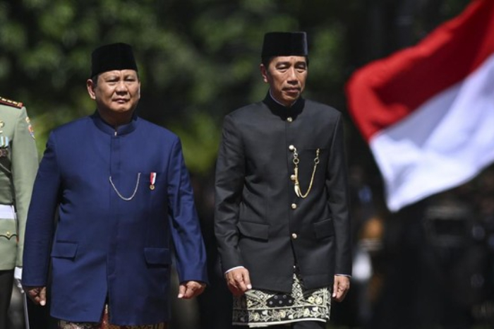 Potret Presiden Prabowo Subianto dan Joko Widodo dalam acara pisah sambut di Istana Merdeka, Jakarta. (Foto: BPMI Setpres)