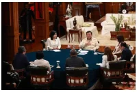 Presiden Prabowo Subianto tampak berbincang bersama tujuh jurnalis. (Instagram/@prabowo)