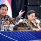 Presiden Prabowo Subianto melakukan dialog bersama sejumlah ekonom dan pengusaha dalam acara Sarasehan Ekonomi yang berlangsung di Menara Mandiri, Jakarta, pada Selasa, 8 April 2025. (Foto: BPMI Setpres)