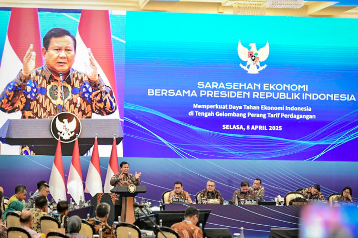 Presiden Prabowo Subianto menghadiri dan membuka Sarasehan Ekonomi yang berlangsung di Menara Mandiri, Jakarta, pada Selasa, 8 April 2025. (Foto: BPMI Setpres)