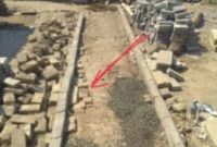 Potret paving blok yang berserakan (Foto: Jay)