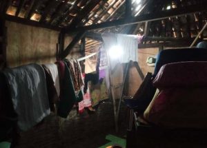 Pemerintah Kecamatan Kemiri bersama Pemerintah Desa Kemiri melakukan peninjauan langsung ke Rumah Tidak Layak Huni (RTLH) milik warga bernama Emed Di Kp. Santri Rt. 020/00 Desa Kemiri Kecamatan Kemiri Kabupaten Tangerang