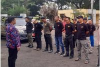 Potret Camat Kemiri Pimpin Apel Persiapan Kegiatan gerakan Pungut Sampah ini dimulai pukul 08.00 WIB dengan titik kumpul di halaman kantor kecamatan Kemiri (Dok. Istimewa) 