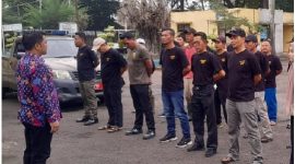 Potret Camat Kemiri Pimpin Apel Persiapan Kegiatan gerakan Pungut Sampah ini dimulai pukul 08.00 WIB dengan titik kumpul di halaman kantor kecamatan Kemiri (Dok. Istimewa) 