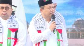 H. Turidi Susanto menyampaikan Orasi Bela Palestina di Taman Elektrik Pusat Pemerintahan Kota Tangerang