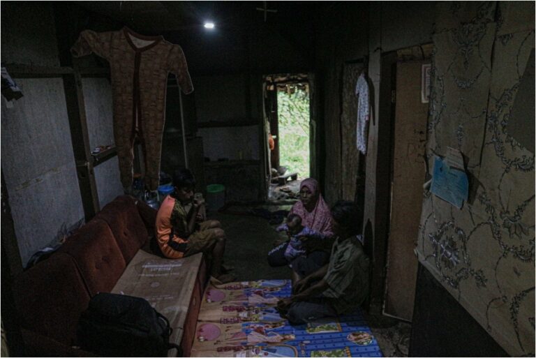 "Energi Panas Bumi Mengalir, Warga Tetap Terpinggirkan