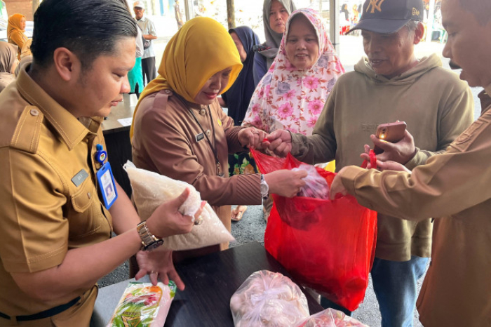 Dinas Perindustrian dan Perdagangan (Disperindag) Kabupaten Tangerang kembali menggelar Warung Tekan Inflasi (Warteksi) Gemilang tahap kedua di Gerai Tangerang Gemilang (GTG) Cikupa pada Selasa, 6 Mei 2025. (Foto: Diskominfo Kab.Tangerang)