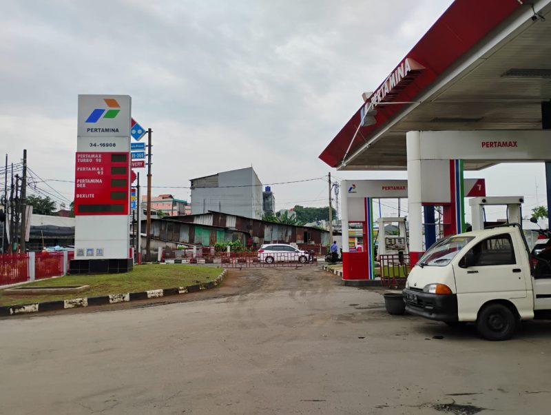 Potret SPBU Pertamina di kawasan Kelapa Dua, Depok, Jawa Barat (Foto: Konrad/Metrosiar)