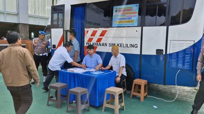 Potret pelayanan SIM Keliling Polresta Tangerang digelar di Pospol Kutabumi dan lobi Timur Mall Ciputra (Foto: Dok. Tribuntangerang.com)