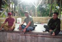 Foto Kades Kemiri Suhud
Bersama Koordinator Lembaga Bantuan Hukum (LBH) Swastika Advokasi Nusantara Kabupaten Tangerang, memberikan klarifikasi. (DOK. JAY) 