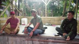 Foto Kades Kemiri Suhud
Bersama Koordinator Lembaga Bantuan Hukum (LBH) Swastika Advokasi Nusantara Kabupaten Tangerang, memberikan klarifikasi. (DOK. JAY) 
