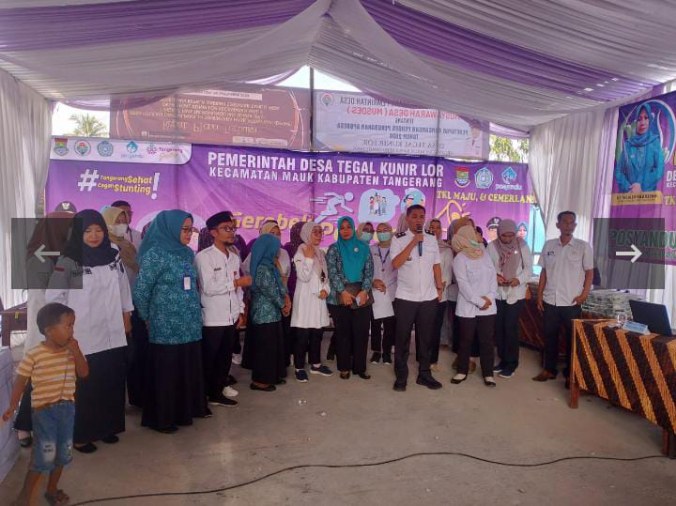 Foto : Kepala Desa Tegal Kunir Lor, Bapak Mahpudin atau yang akrab disapa Bapak Kipang bersama Kader Posyandu Desa Tegal Kunir Lor (Dok. Amzar/Acay) 