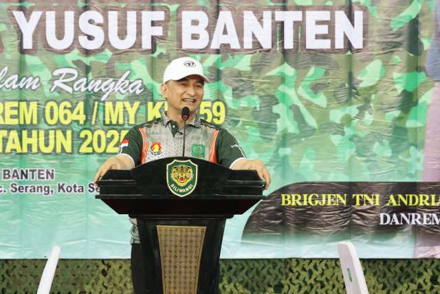 Potret: Wakil Gubernur Banten A Dimyati Natakusumah memberikan sambutan saat pembukaan Open Turnamen Catur Piala Danrem 064/Maulana Yusuf dalam rangka HUT ke-59 Korem 064/MY di Gelanggang Olahraga (GOR) Korem 064/MY, Kota Serang. (Dok. Biro adminprov)