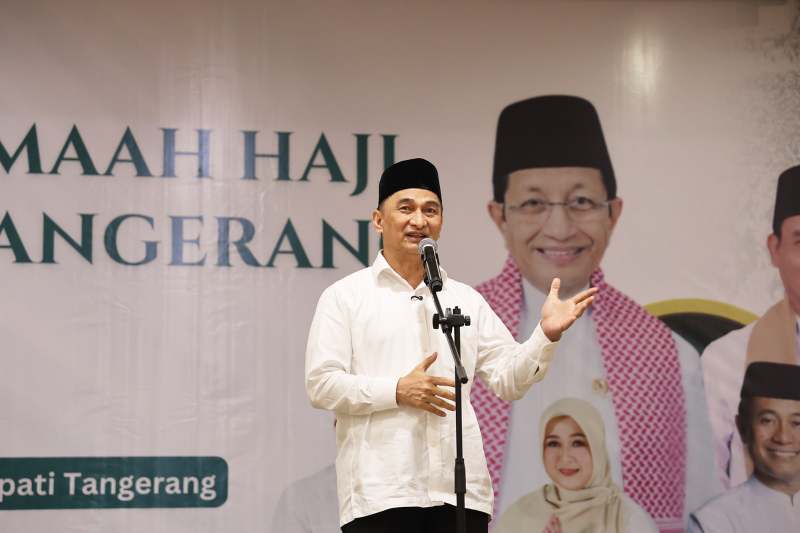 Foto: Wakil Gubernur Banten, A. Dimyati Natakusumah, memberikan sambutan saat acara pelepasan Jamaah Haji Kabupaten Tangerang kloter JKG 40 yang digelar di Masjid Agung Al Amjad, Tigaraksa, Kabupaten Tangerang. (Dok. Biro Adminprov Banten) 