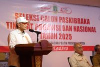 Wakil Gubernur Banten A Dimyati Natakusumah menyampaikan sambutan saat membuka Seleksi Calon Pasukan Pengibar Bendera Pusaka (Paskibraka) Tingkat Provinsi dan Nasional Tahun 2025. (Dok. Biro Adminprov Banten) 