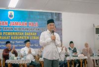 Wakil Gubernur Banten A. Dimyati Natakusumah memberikan sambutan dalam acara pelepasan Jamaah Haji Kloter 52 Kabupaten Lebak. (Dok. Biro Adminpro Banten). 