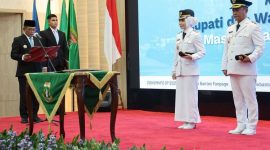 Gubernur Banten Andra Soni secara resmi melantik Ratu Rachmatuzakiyah dan Muhammad Najib Hamas sebagai Bupati dan Wakil Bupati Serang Masa Jabatan 2025–2030. (Dok. Biro Adpimpro Banten). 