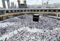 Ilustrasi foto ibadah Haji - Kemenag tengah berusaha menyatukan pasangan jemaah calon haji yang terpisah. (Unsplash/Ömer F. Arslan)