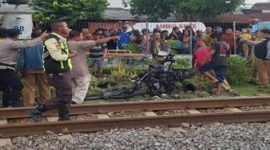 Kecelakaan maut antara KA Malioboro Ekspres menabrak 7 pengendara motor. (x.com/scaryyjournal)