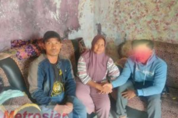 IPL bin MMN ke-3 dari kiri yang selama ini menjadi mitra usahanya menghilang tanpa kabar, meninggalkan utang senilai sekitar Rp 11 juta