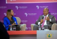 Presiden Ghana, John Mahama, menyampaikan pandangannya dalam perhelatan Africa CEO Summit yang berlangsung di Abidjan pada Selasa (13/5/2025). (instagram.com/officialjdmahama)