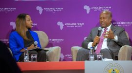 Presiden Ghana, John Mahama, menyampaikan pandangannya dalam perhelatan Africa CEO Summit yang berlangsung di Abidjan pada Selasa (13/5/2025). (instagram.com/officialjdmahama)