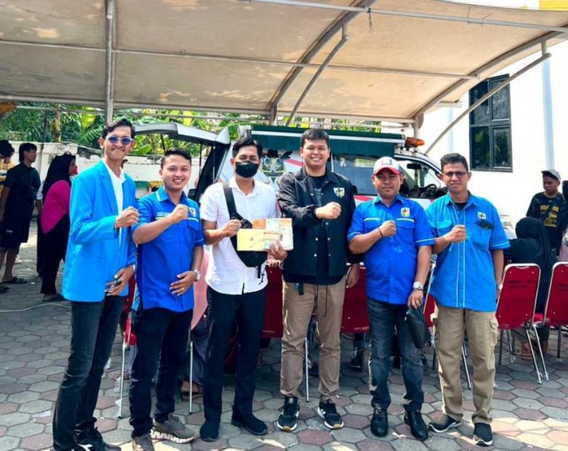 Foto : KNPI Kecamatan Mauk bersama petugas UPTD. Samsat Balaraja (Dok. Istimewa) 