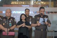 Mantan Dirut Sritex Iwan Setiawan, jadi tersangka dugaan korupsi kredit bank Rp692 M untuk bayar utang dan beli aset non-produktif. Potret Tim penyidik Kejaksaan Agung (Kejagung) RI. (YouTube.com/KejaksaanRI)