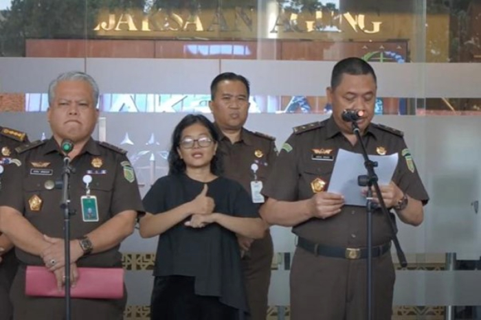 Mantan Dirut Sritex Iwan Setiawan, jadi tersangka dugaan korupsi kredit bank Rp692 M untuk bayar utang dan beli aset non-produktif. Potret Tim penyidik Kejaksaan Agung (Kejagung) RI. (YouTube.com/KejaksaanRI)